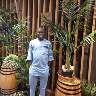 Dr Adeolu