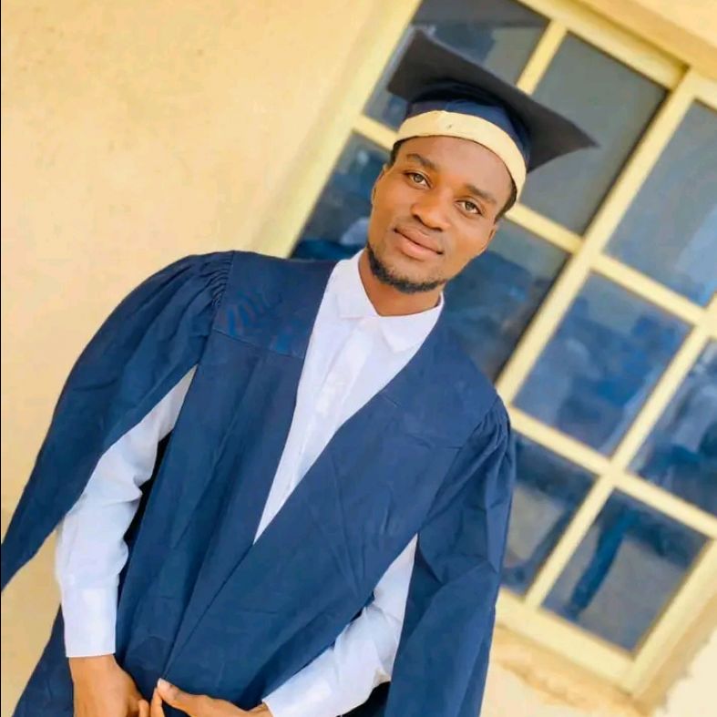 Asimiyu Abubakr Oluwapelumi