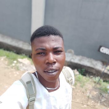 Ezzy vocal
