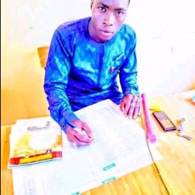 Bello yayanu (  S B  B nasara)