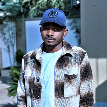 JUNAİDU IBRAHIM (fablous)